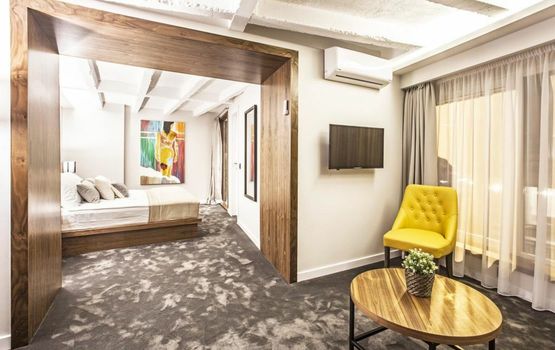 Nomad Luxury Suites