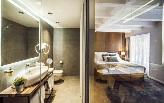 Nomad Luxury Suites