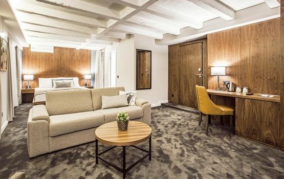 Nomad Luxury Suites