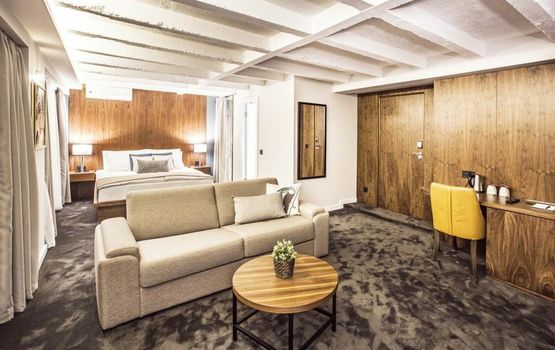 Nomad Luxury Suites