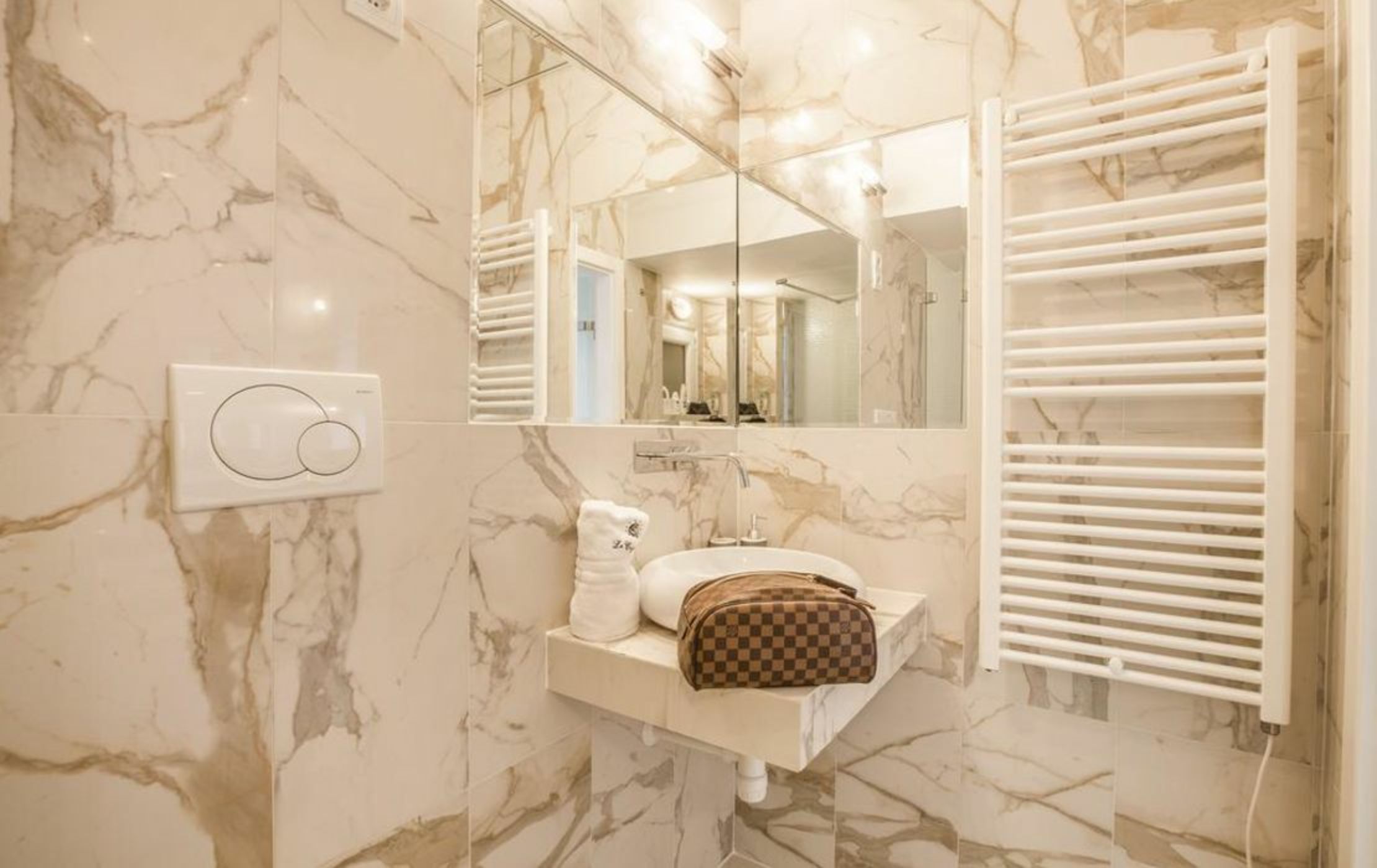 Enzo Capo Luxury Suites Andrassy