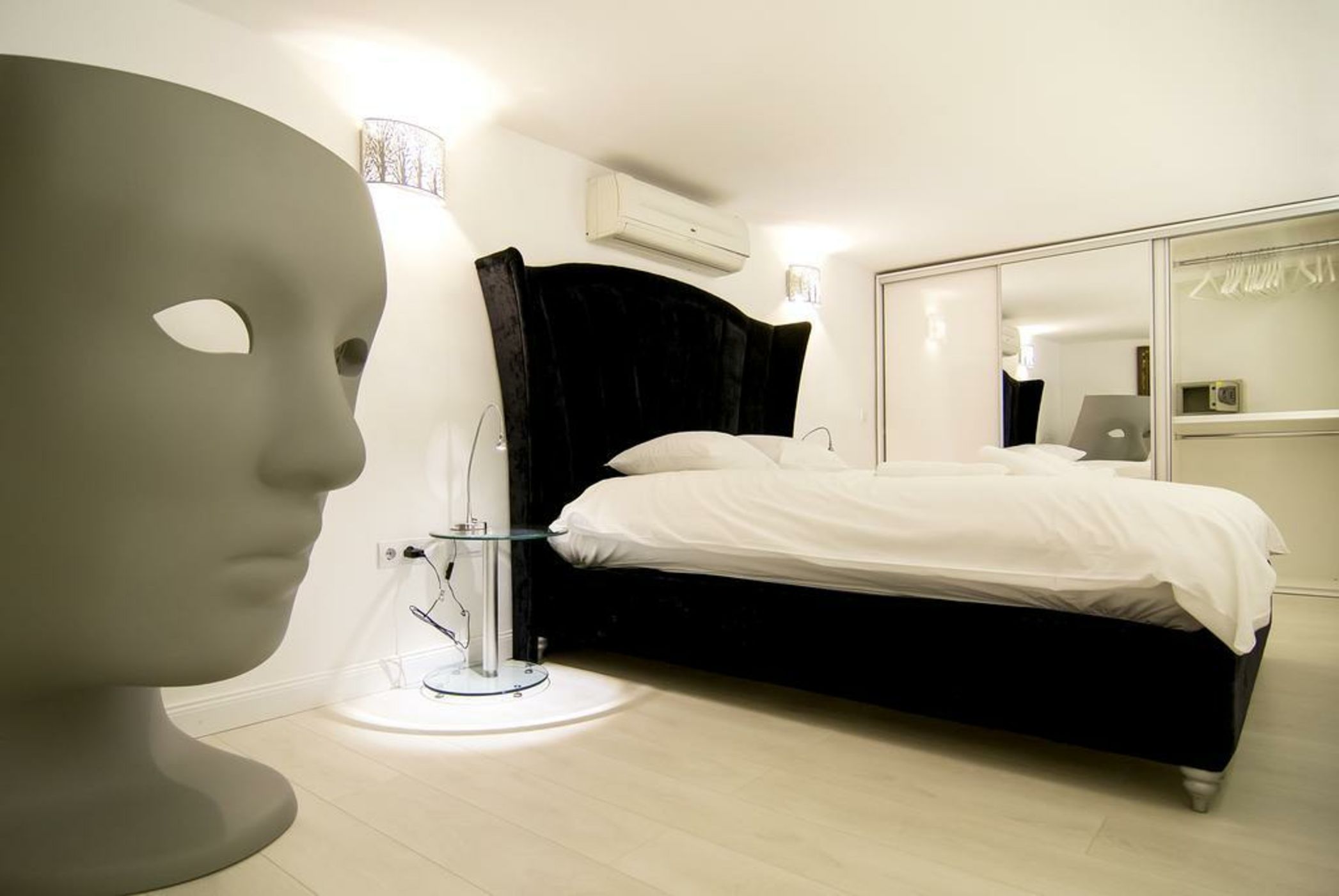 Enzo Capo Luxury Suites Andrassy