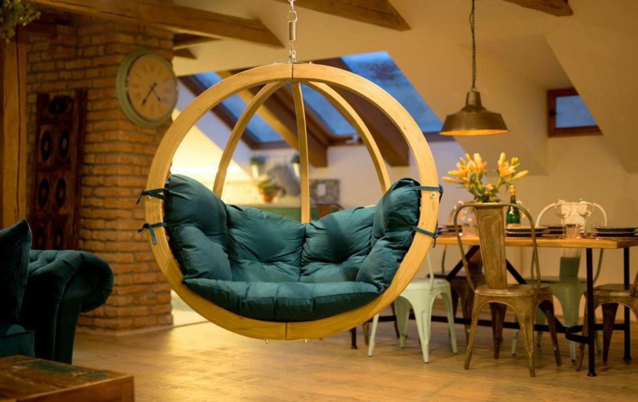 Gigantic Anenska Penthouse