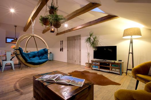Gigantic Anenska Penthouse