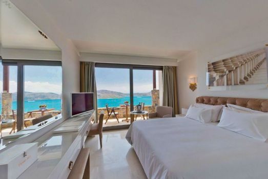 Royal Marmin Bay Boutique & Art Hotel