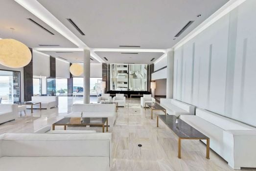 Royal Marmin Bay Boutique & Art Hotel
