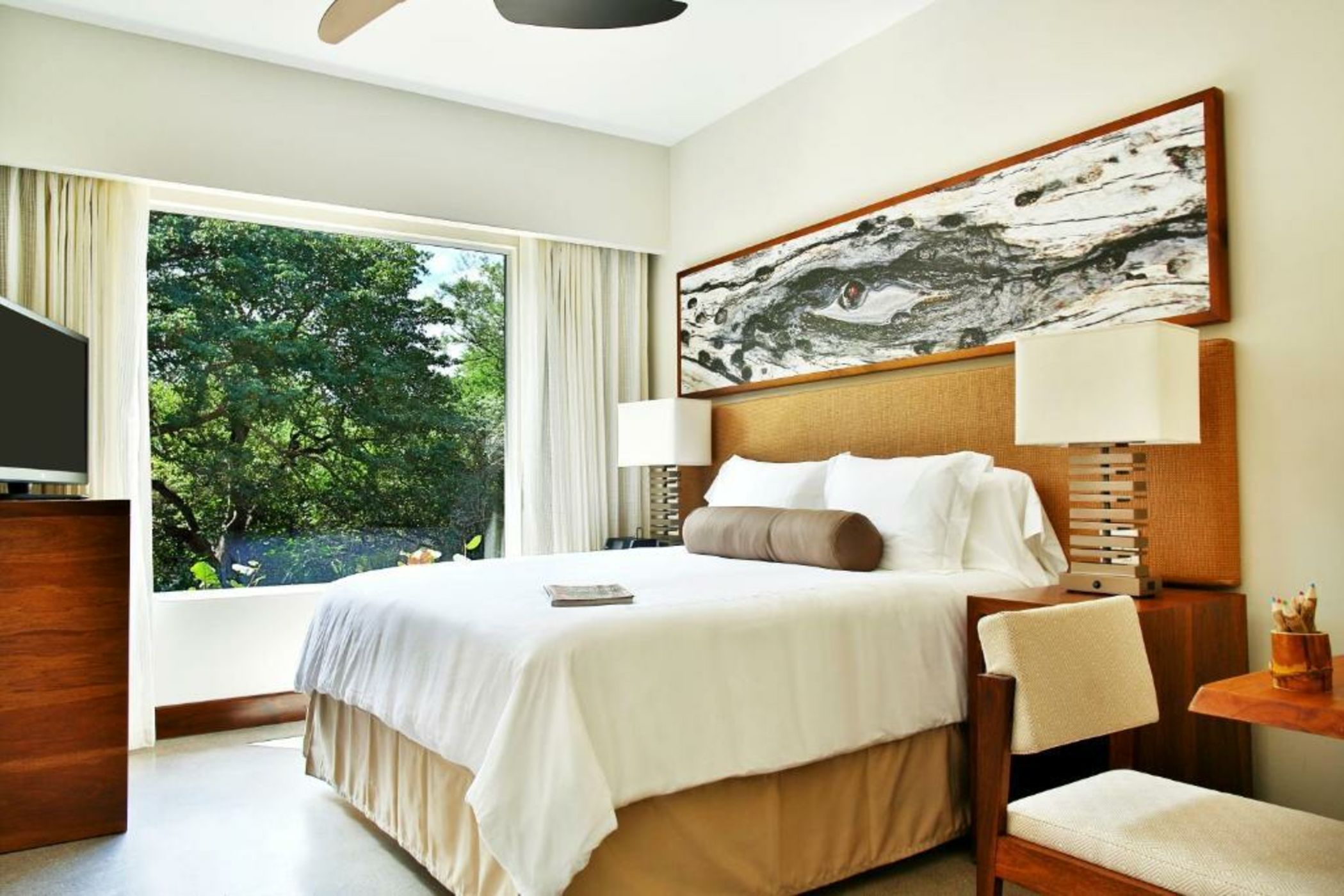 El Mangroove Papagayo, Autograph Collection