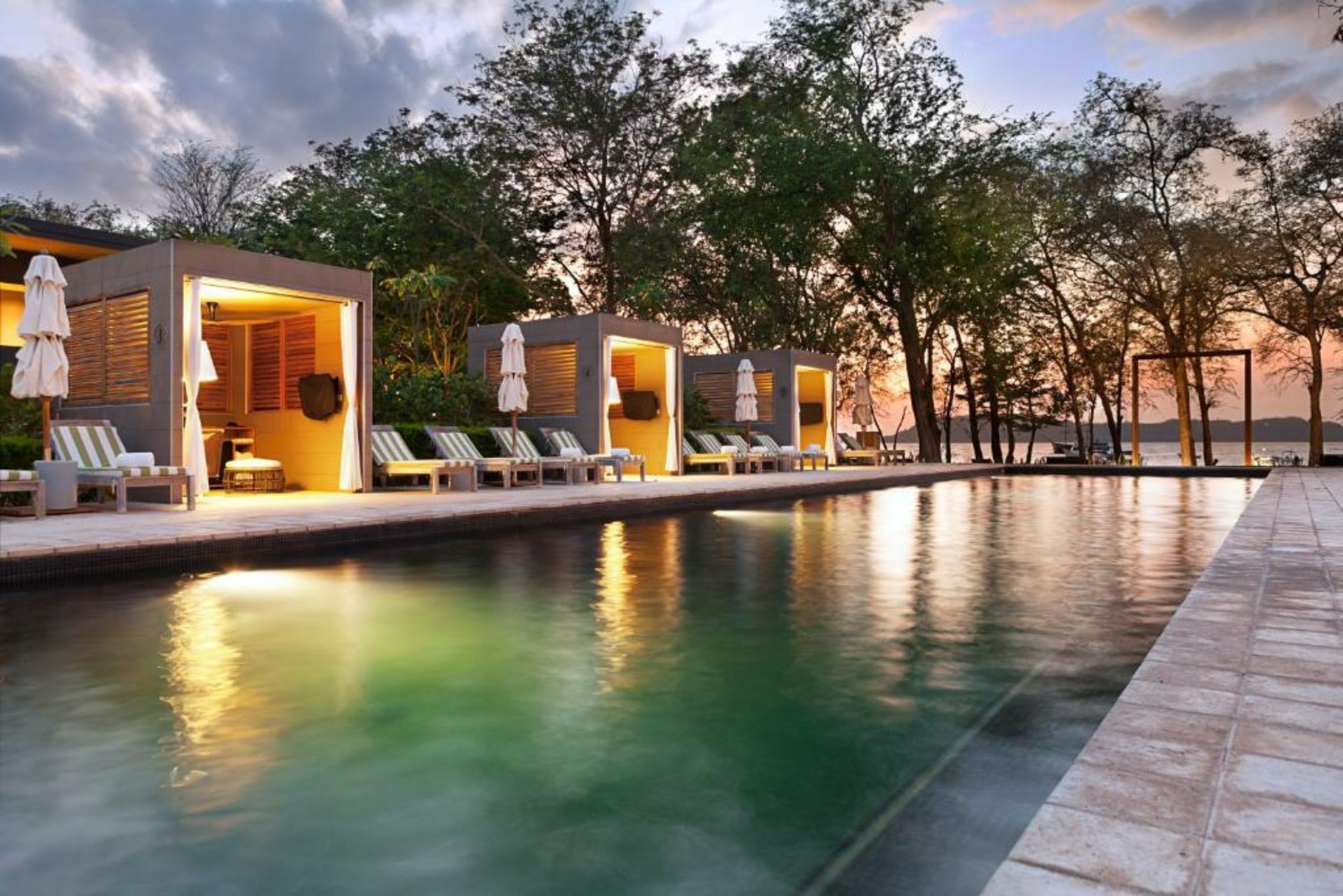 El Mangroove Papagayo, Autograph Collection