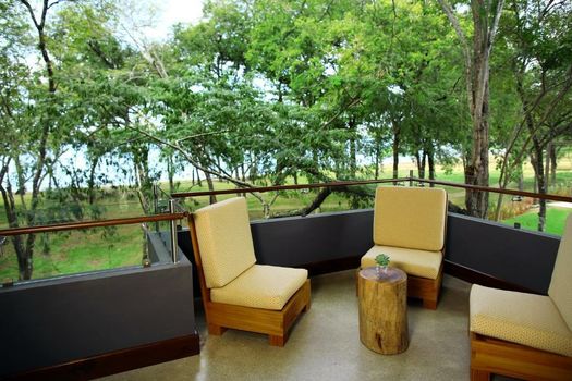 El Mangroove Papagayo, Autograph Collection