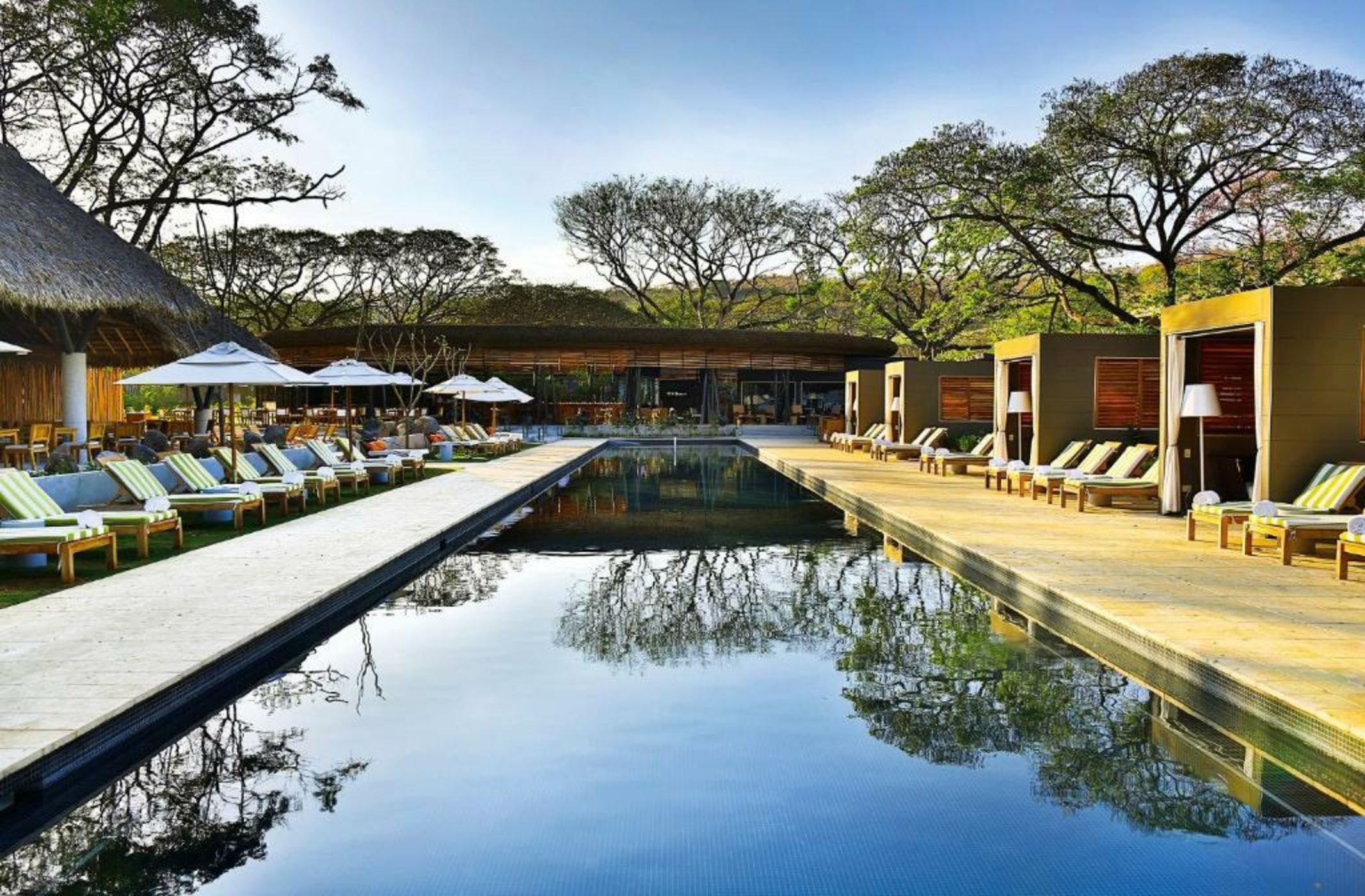 El Mangroove Papagayo, Autograph Collection