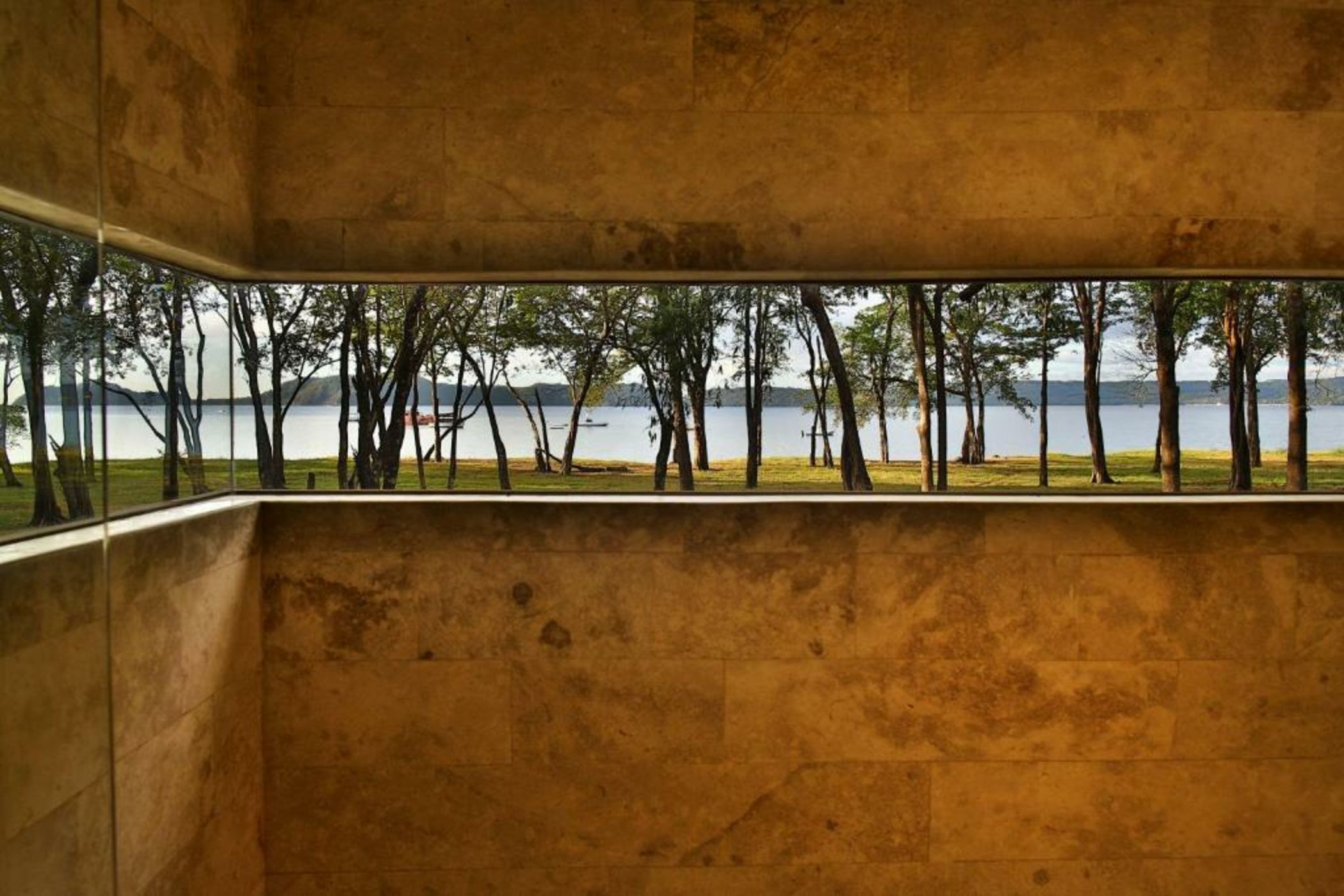 El Mangroove Papagayo, Autograph Collection