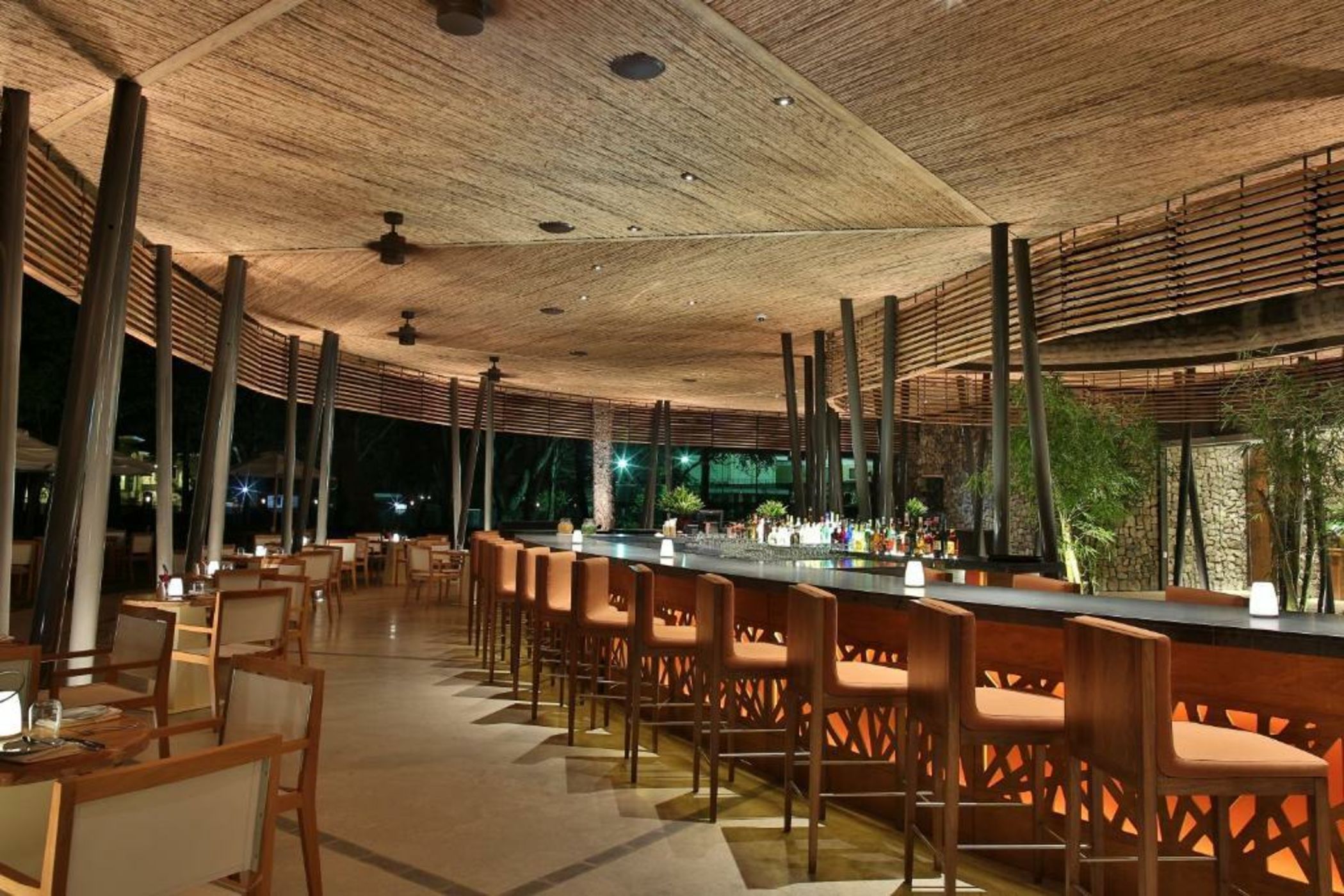 El Mangroove Papagayo, Autograph Collection