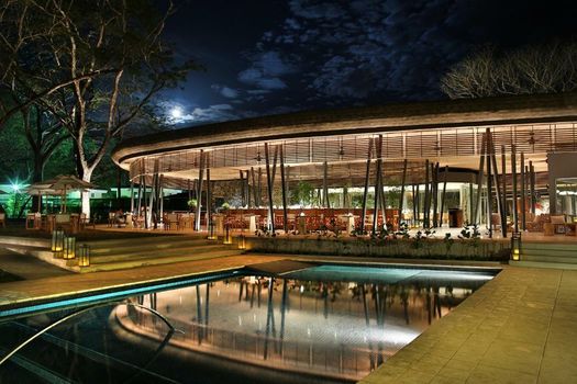 El Mangroove Papagayo, Autograph Collection