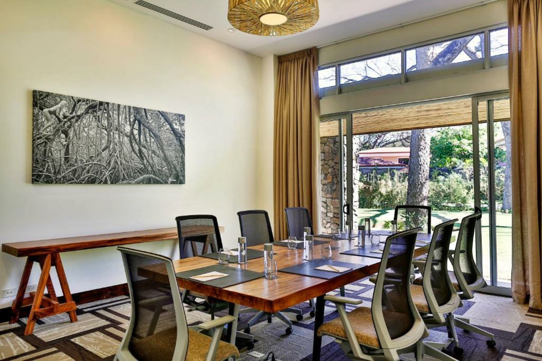 El Mangroove Papagayo, Autograph Collection