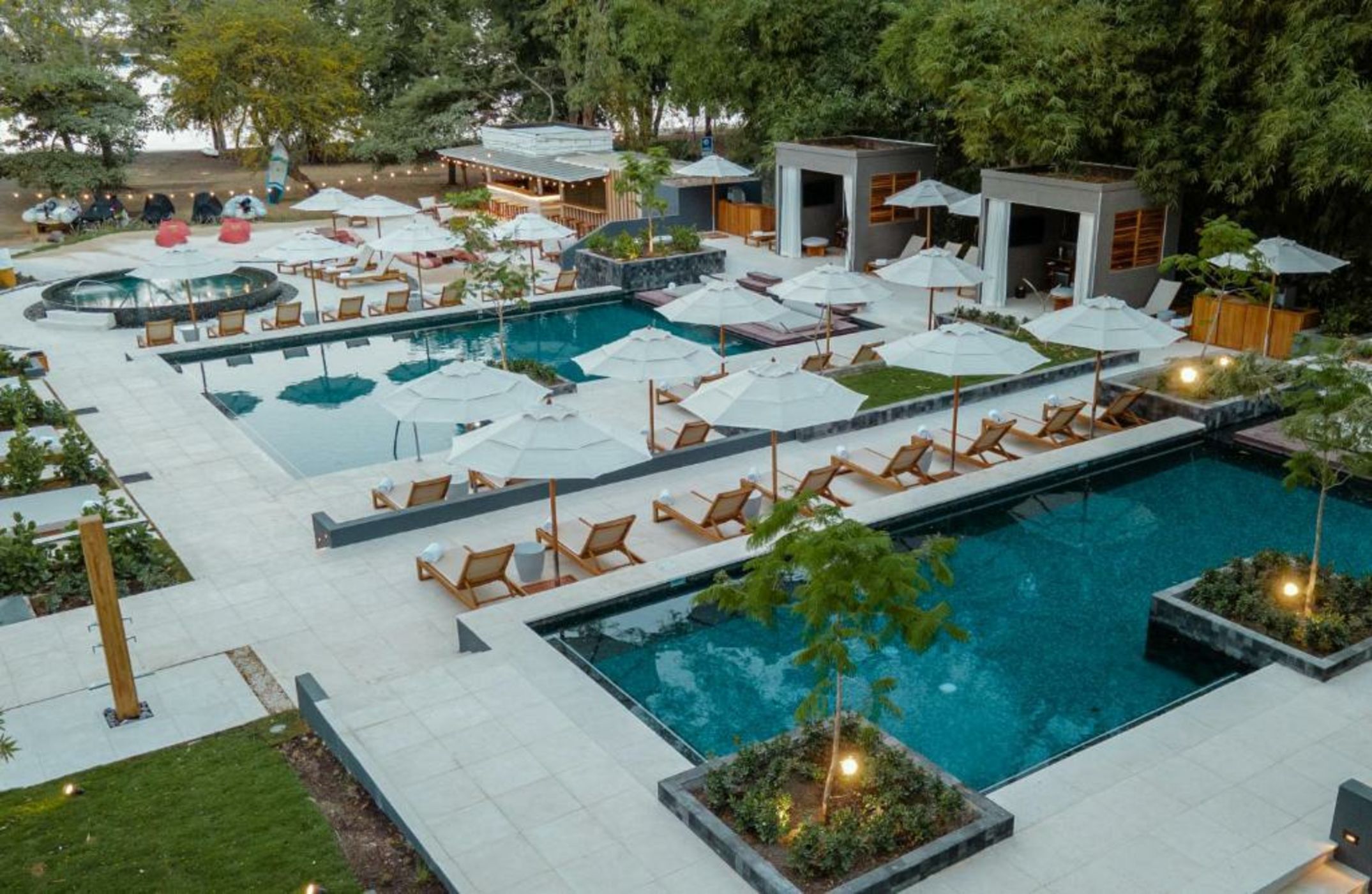 El Mangroove Papagayo, Autograph Collection