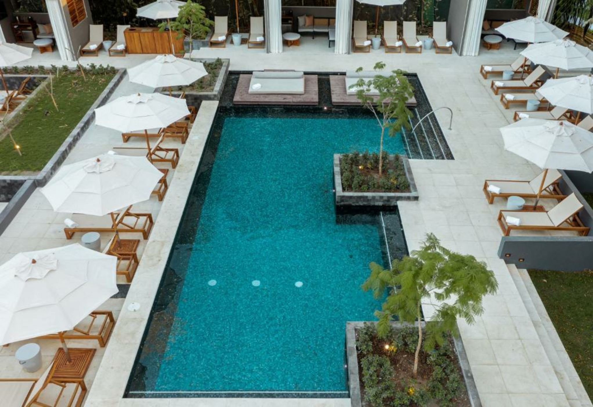 El Mangroove Papagayo, Autograph Collection