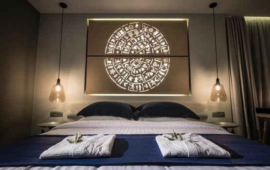 Lavris City Suites