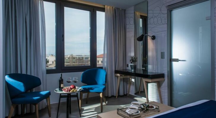 Lavris City Suites