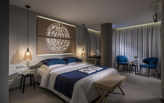 Lavris City Suites