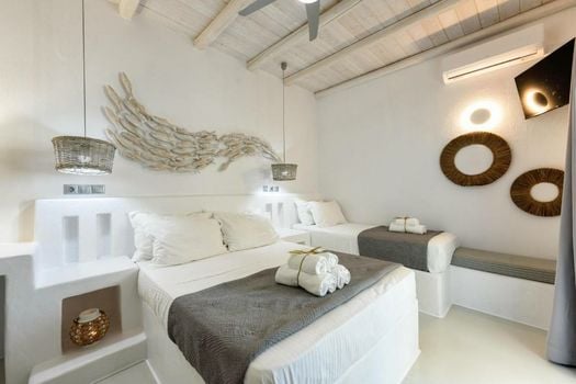 Blue Waves Suites & Apartments - To Kyma