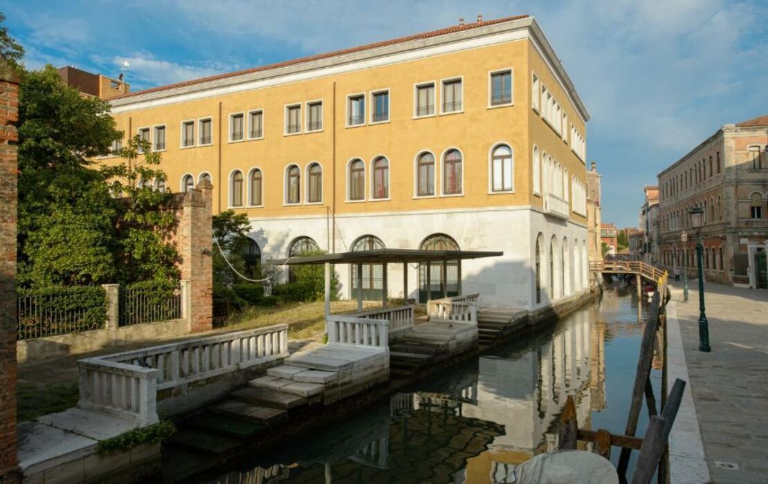 Palazzo Veneziano - Venice Collection