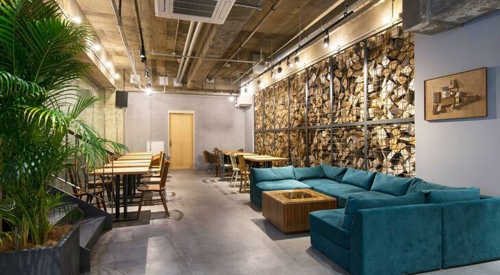THE LIFE hostel & bar lounge