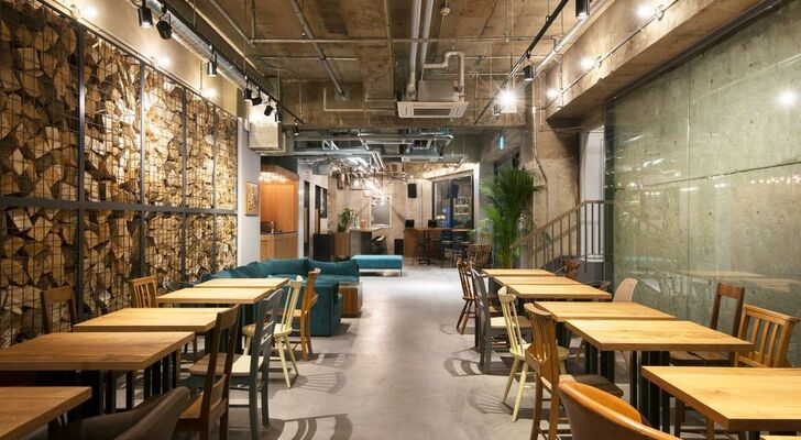 THE LIFE hostel & bar lounge