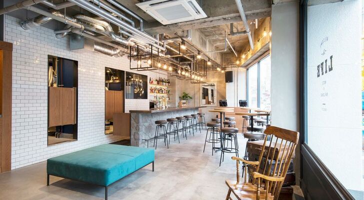 THE LIFE hostel & bar lounge
