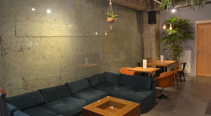 THE LIFE hostel & bar lounge