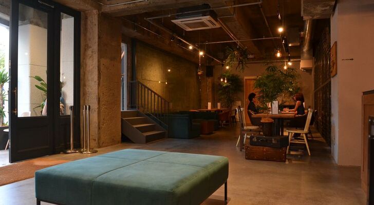 THE LIFE hostel & bar lounge