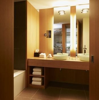 Le Germain Hotel Maple Leaf Square
