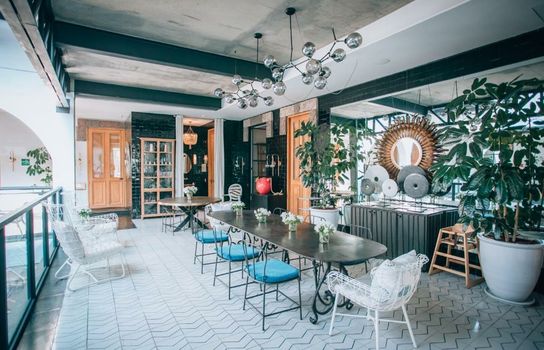 L'Ôtel at Dôce18 Concept House