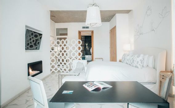 L'Ôtel at Dôce18 Concept House