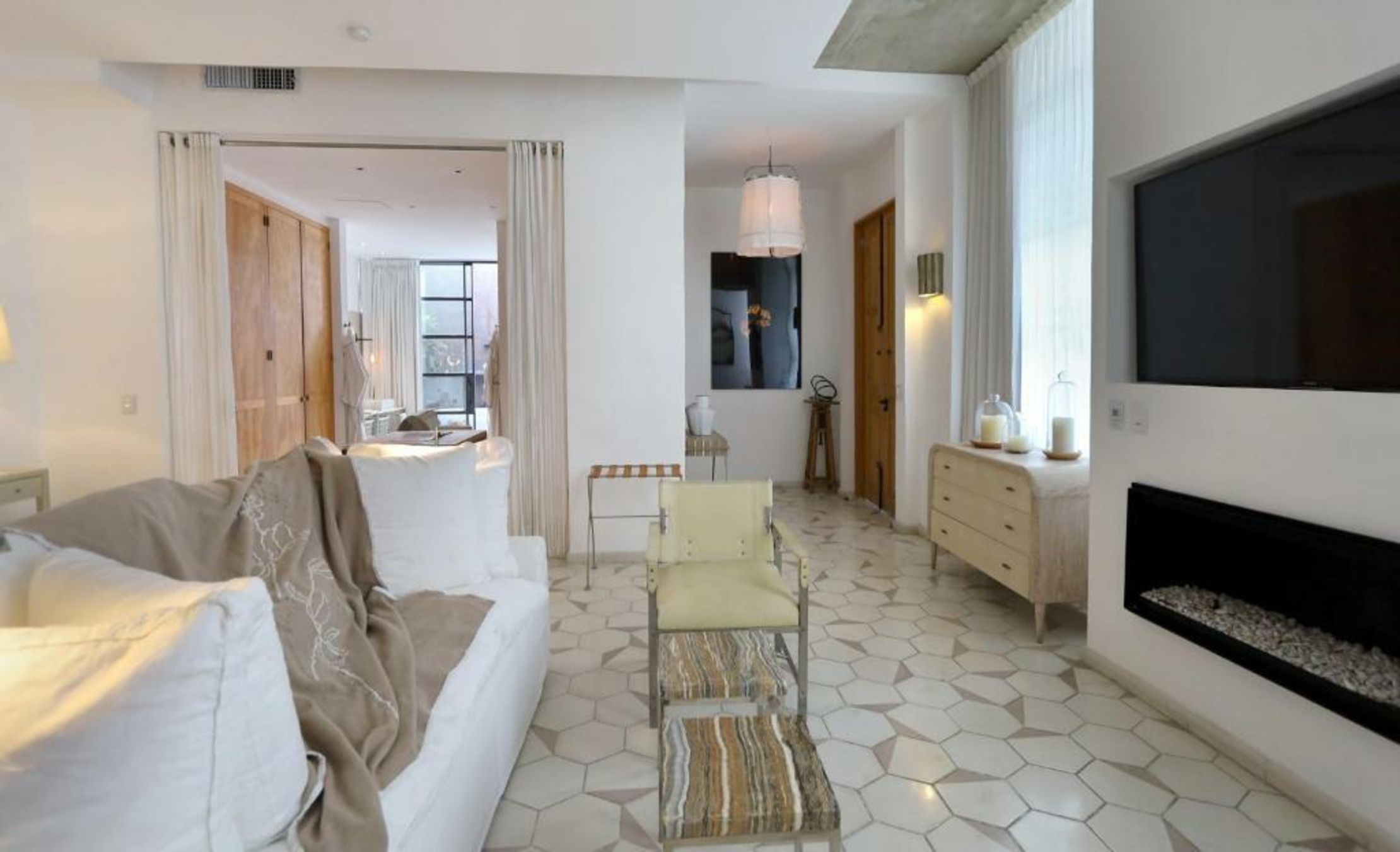 L'Ôtel at Dôce18 Concept House