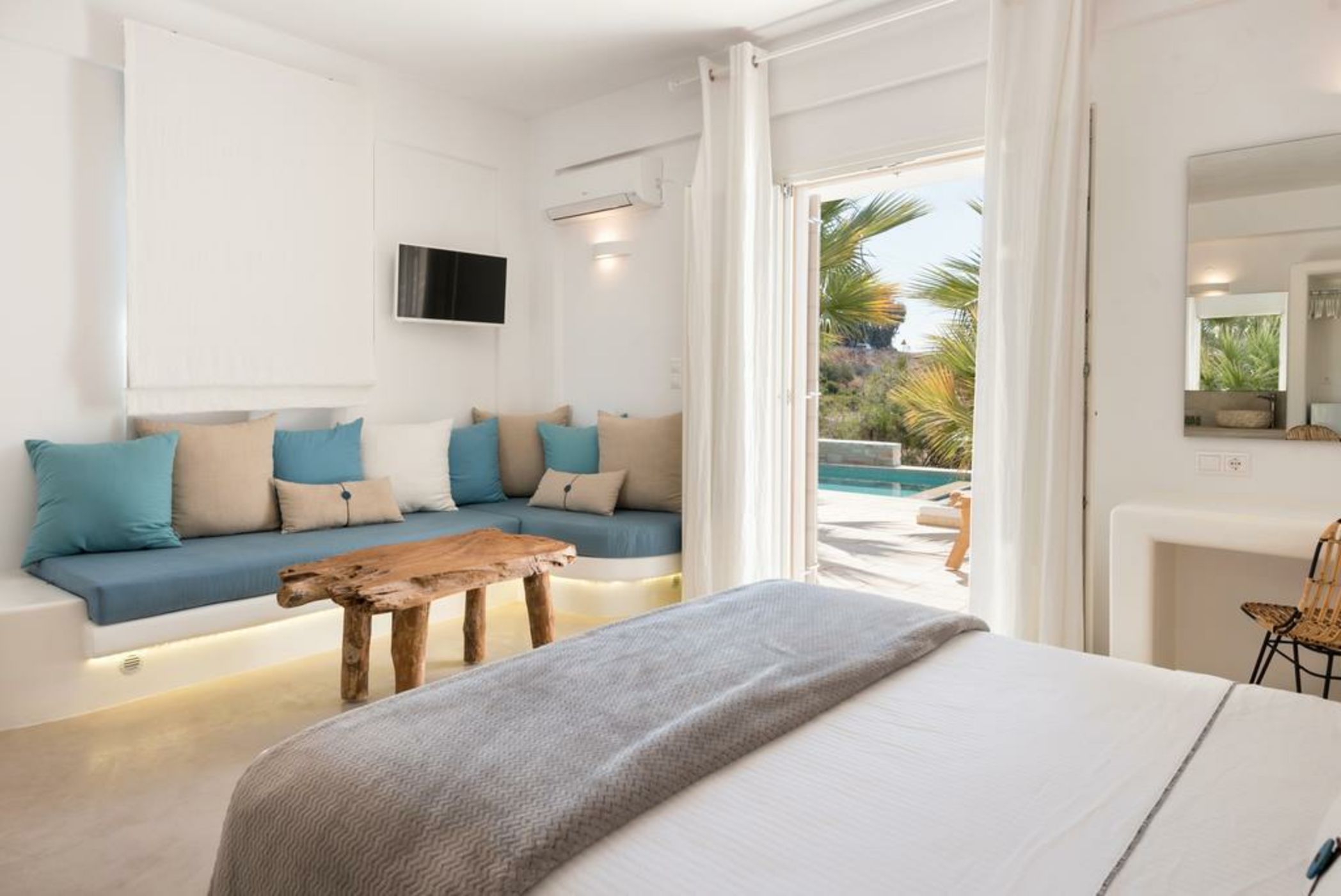 Anna Platanou Suites