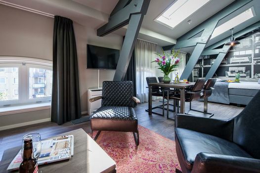 YAYS Amsterdam Maritime