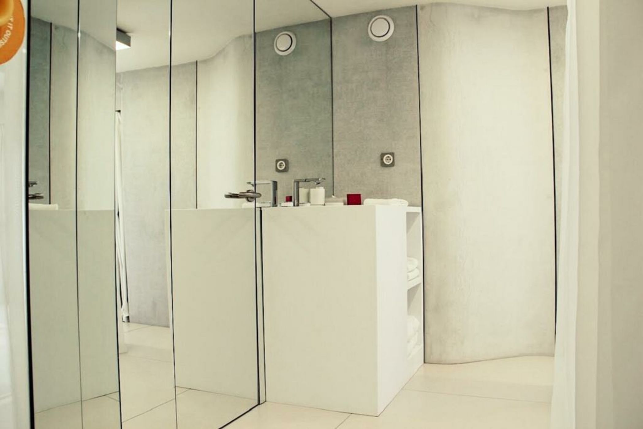 The Grove Design Hotel