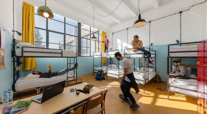 Fabrika Hostel & Suites