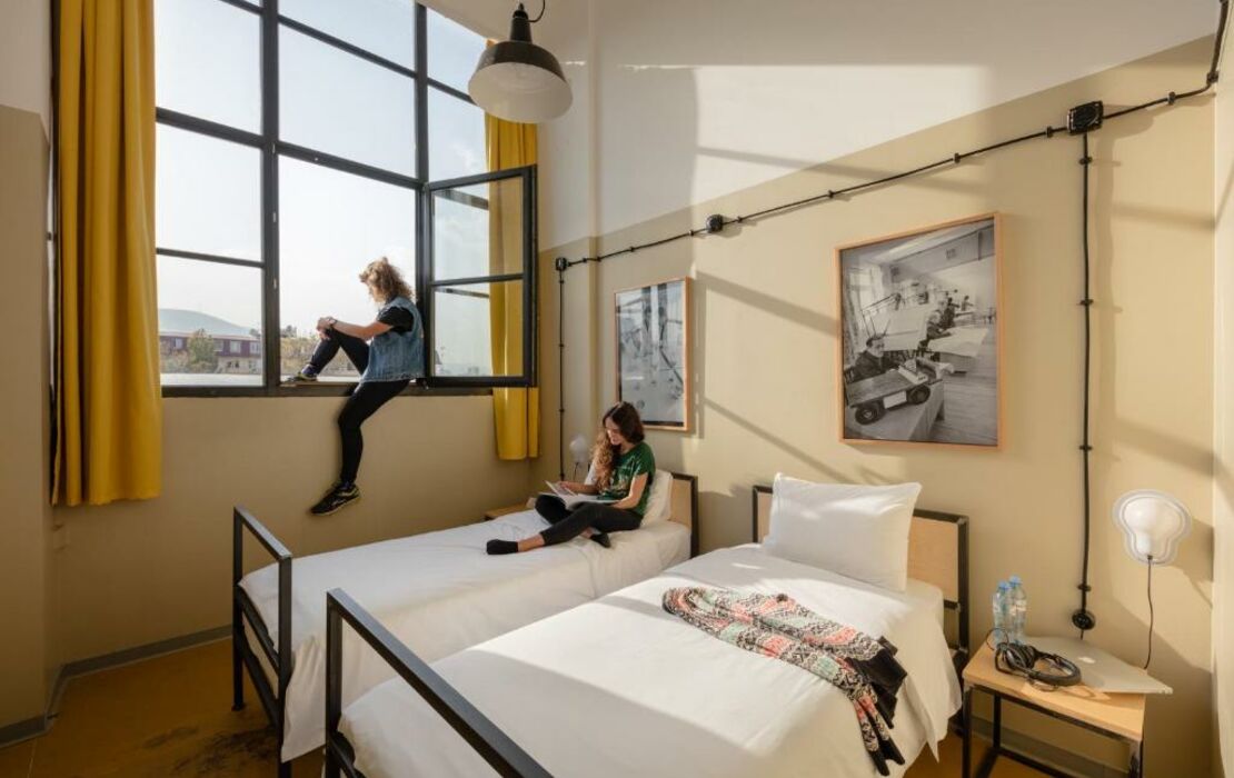 Fabrika Hostel & Suites