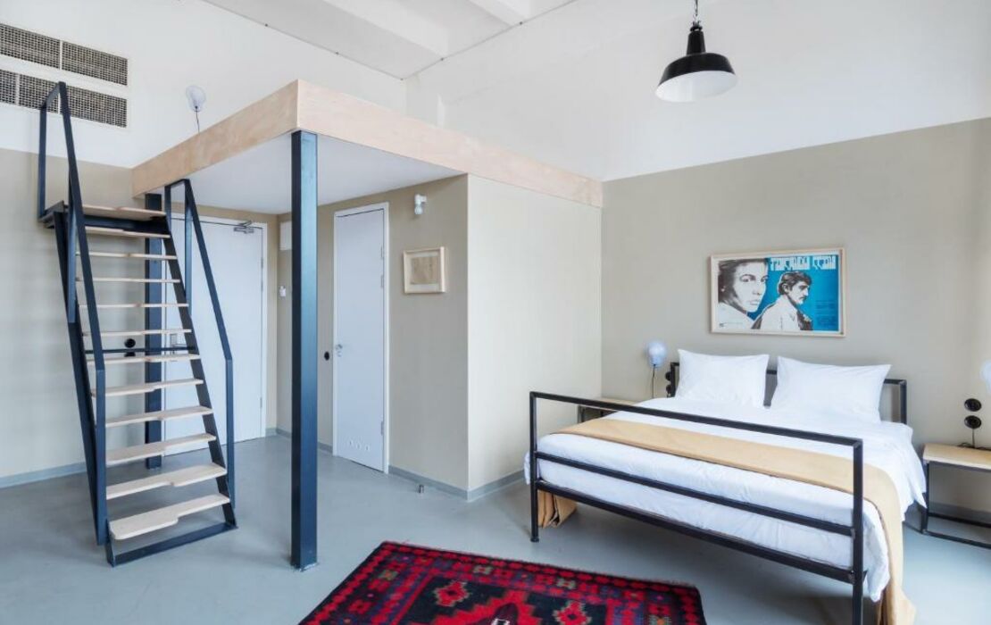 Fabrika Hostel & Suites