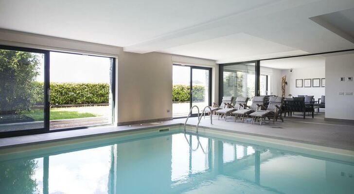 Suite & Pool