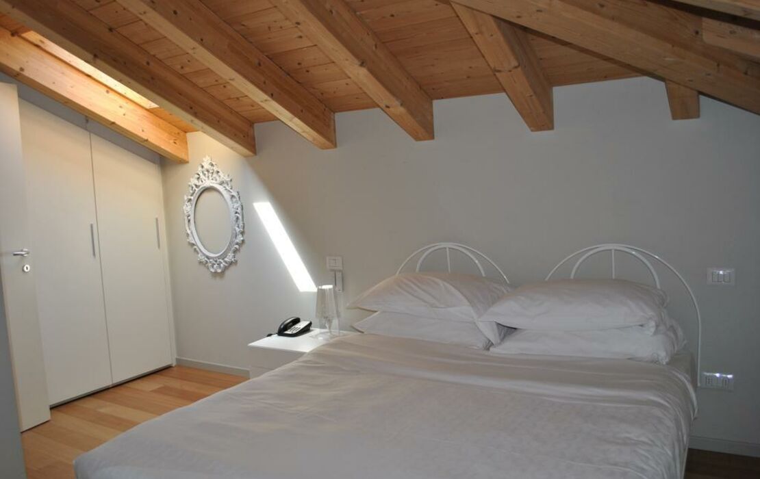 Casa Bianca Apartments, a Design Boutique Hotel Como, Italy