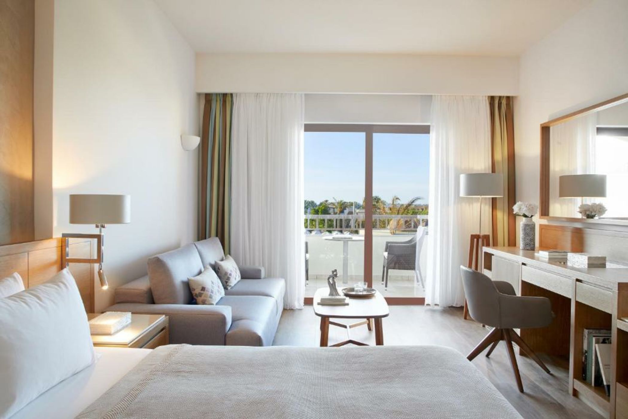 Minoa Palace Resort & Spa