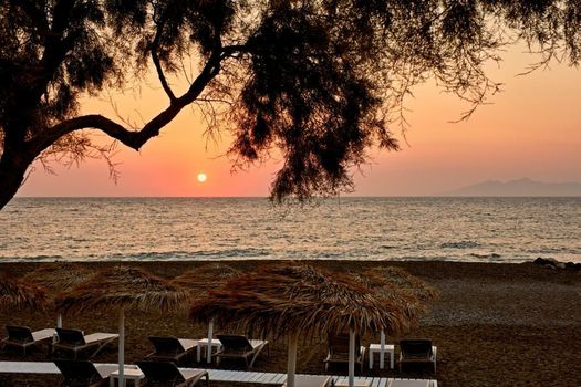 Costa Grand Resort & Spa