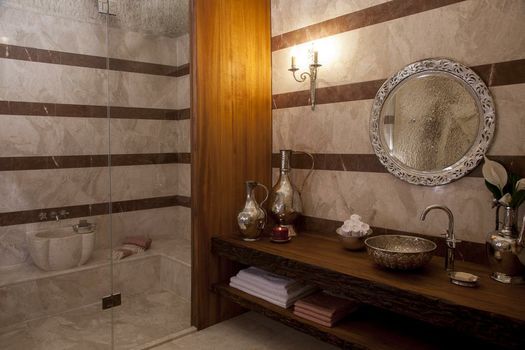 Hezen Cave Hotel