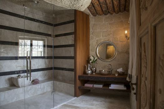 Hezen Cave Hotel