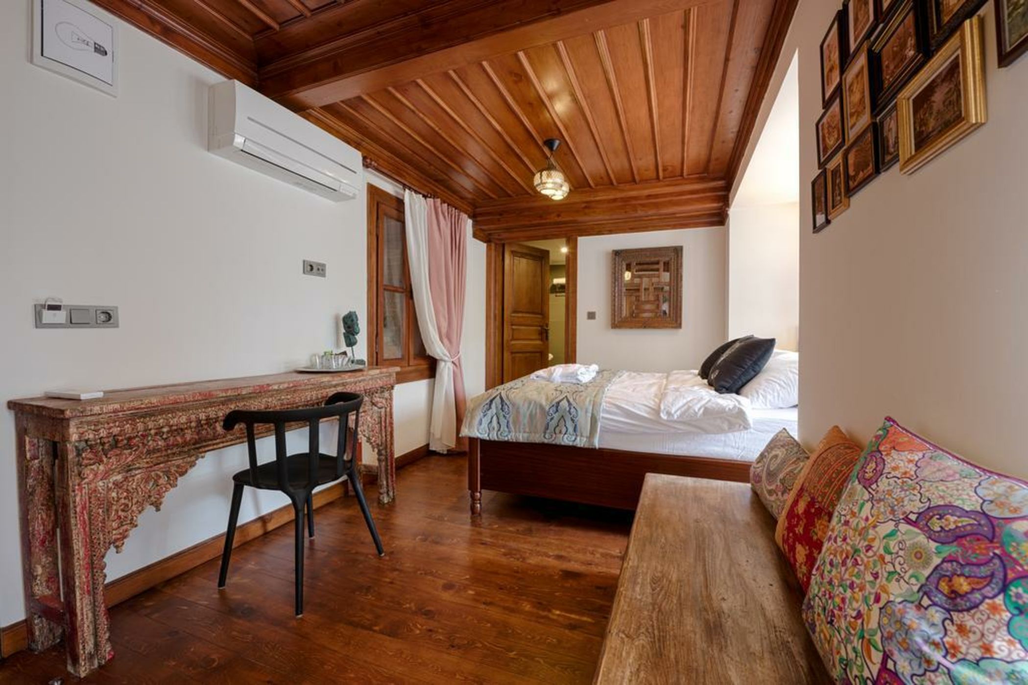 Palm House 17 - Adult Only(12+)