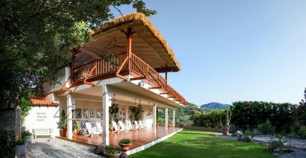 4reasons hotel + bistro | 12+