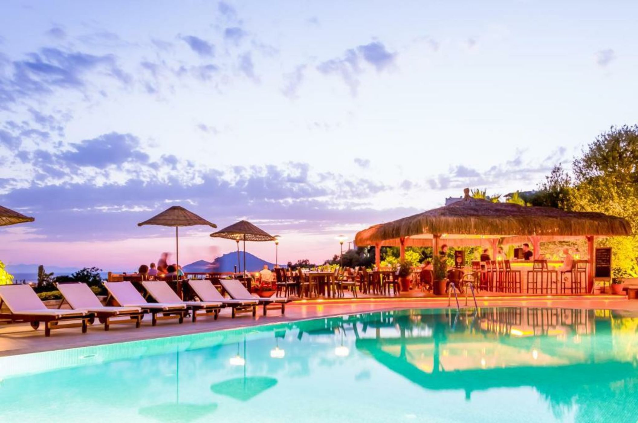 4reasons hotel + bistro | 12+