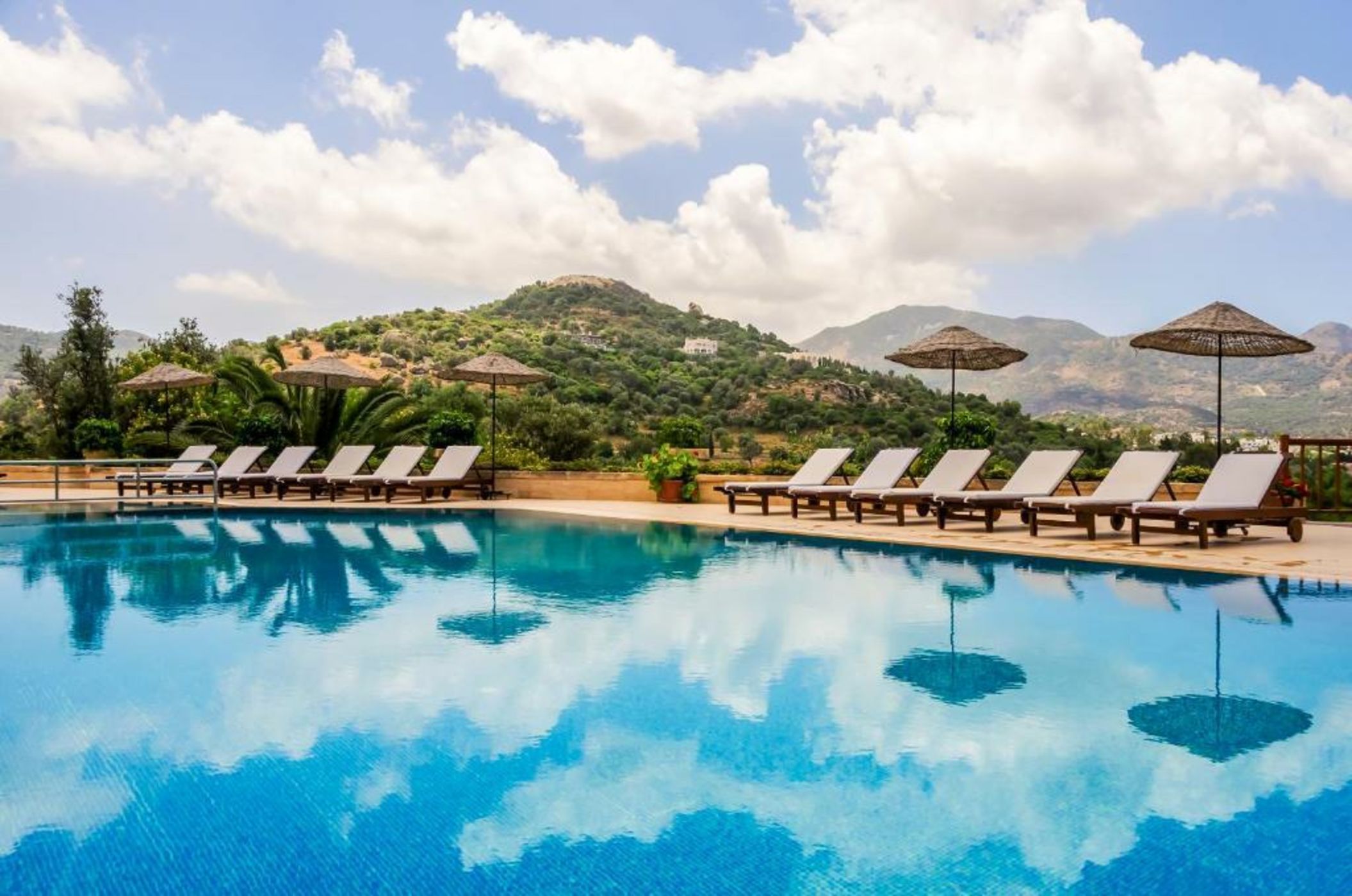 4reasons hotel + bistro | 12+